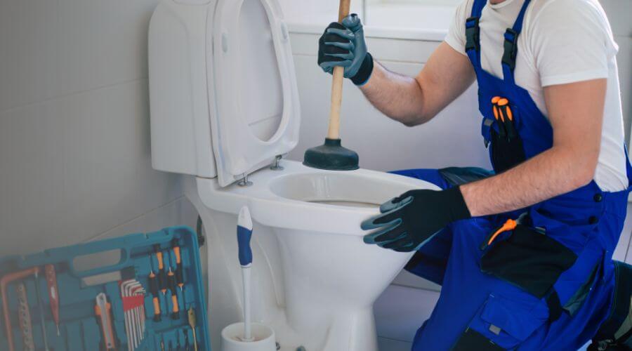 sewer line plumber in Manchester, CA